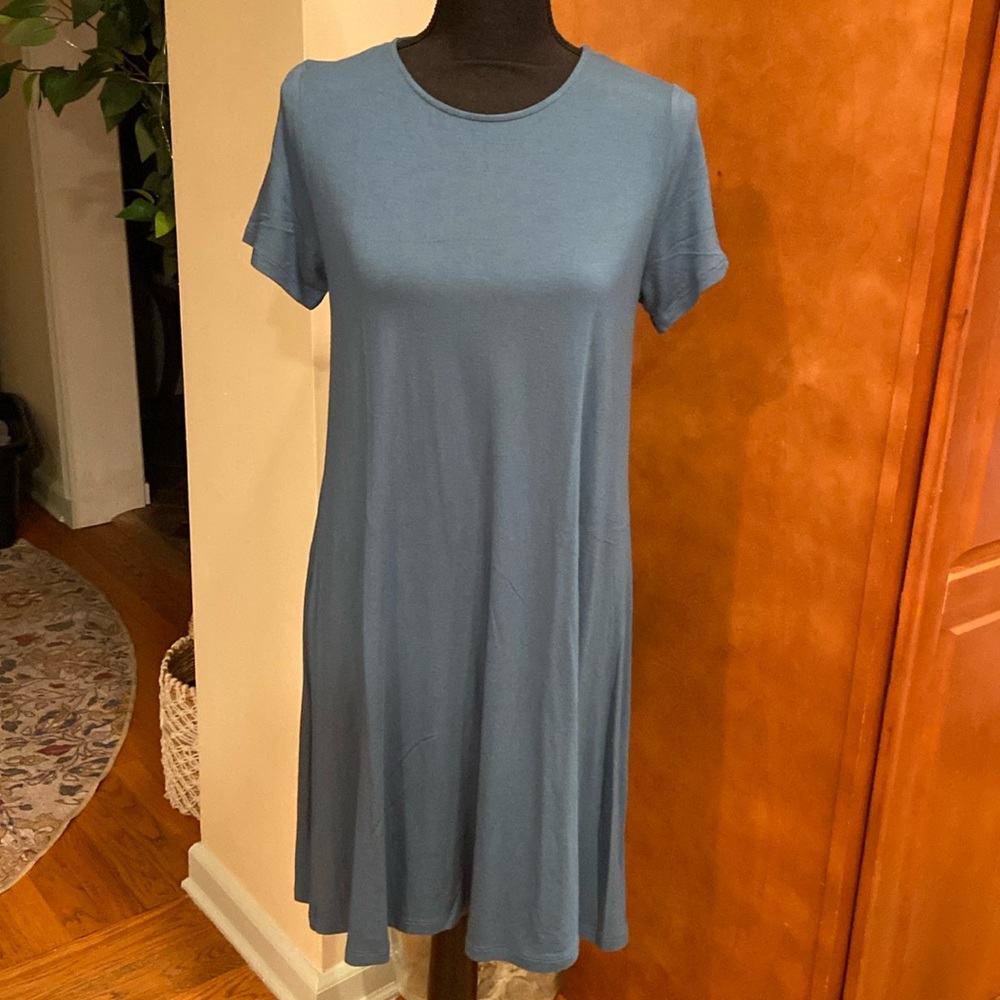 Old Navy short sleeve knit swing dress, smoky blue, M, EUC